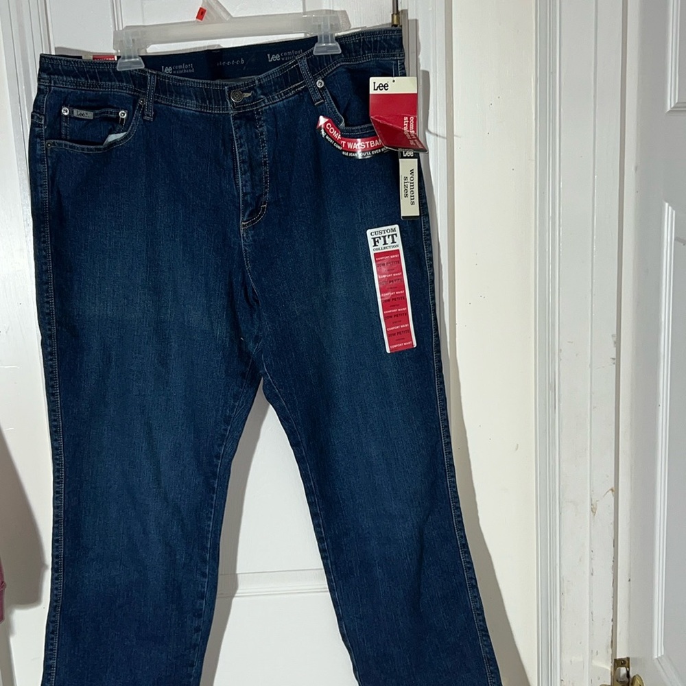 Lee plus size woman straight leg 20W Petite Jeans nwt